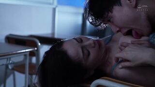 JUR-532 「振り向いたらダメ…先生、これから悪いコトするから…。」いじめられっ子を癒す、女教師・まりこの甘い接吻と誘惑。 古東まりこ