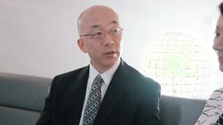 JUR-577 高級クラブの人妻、太客の汗と体液にまみれた、閉店後中出し枕営業―。 篠原いよ