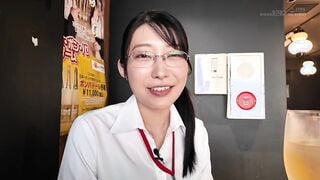 SDJS-341 平日の昼間から恐縮ですが、乾杯からの挿入に至りました。in 新宿のラブホ 秘書 守屋よしの