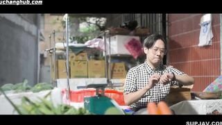 FC2-PPV-4818061 （前編）新婚の若妻と八百屋の店主 〜市場の裏で目覚めた、艶めく人妻の秘密〜