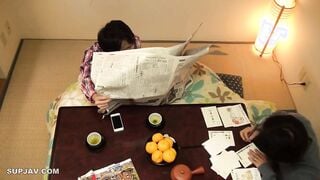 【モザイク破壊】RCTD-068 母親と息子がコタツでこっそりtidythinゲーム3