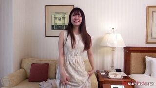 FC2-PPV-4817928 アイドルレベルでかわいいスタイル良い美女「…え？…そのまんま挿れちゃうの？」、イキまくってるけど中出しにガチギレ