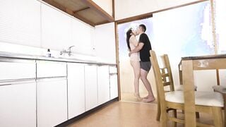 NPH-204 兄嫁のデカ尻パンチラが絶倫義弟の性欲に火をつけた・くるみ姉さんの誘惑/ 涼花くるみ