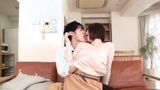 LULU-098 おっぱい離れができない「こどおじ」になった引きこもりデカチン息子の性処理を長い舌を使って今なお続けています。 辻井ほのか