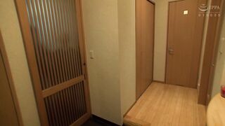 GOJI-081 いつぶれた部下を送った夜、奥さんのノーブラ姿に理性が奪われた