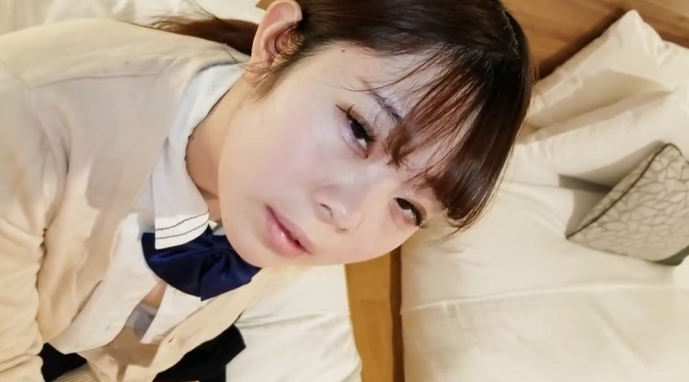 FC2-PPV-4821679 ※限時99%OFF至1/3※【露臉真實】讓清純經驗少的女孩帶著前幾天剛穿過的校服過來，拍攝瞭私密鏡頭！！