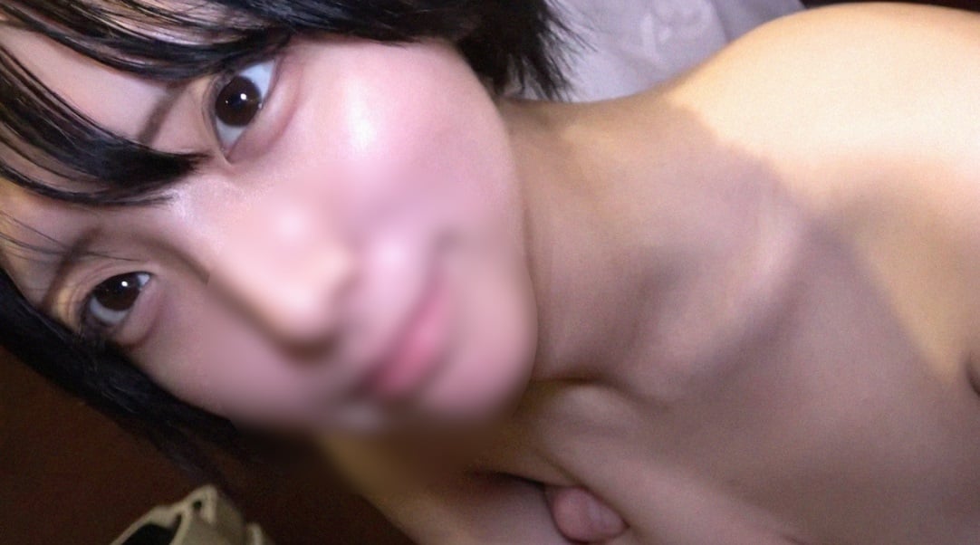 FC2-PPV-4819587 19日前1090點!!【超稀有】※自稱"不玩風俗！"的男孩系美女竟主動應徵個人拍攝 ㊎缺男孩系少女，。強撐著