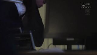 JUR-531C-U 女上司、歪んだ刺激と躾に溺れる、SM不倫性交。 昼休みはダメな部下に躾けられて…。 専属美女の『苦しみ』という快楽を解放―。 めぐり