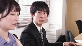ATID-650 普段は真面目で無口なのに、セックスになると雌の顔して僕を焦らして狂わせる美脚社長秘書に何度も脚コキ射精させられた話。 斎木香住