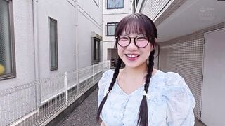 CAWD-923 努力しまくってようやく内定を勝ち取った ‘不憫かわいい’新卒女子アナ（予定）が、衝撃のAVデビュー出演…なんで！？ 水川菜月