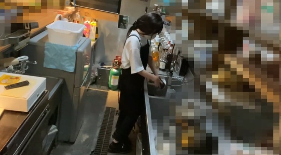 FC2-PPV-4824107 ※1/8前首次限定92%OFF※【個人拍攝】沒想到在介紹的打工處，竟被要求拍攝性愛錄影吧。