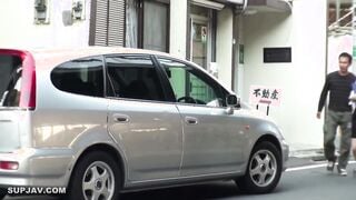 【モザイク破壊】SW-202 恥ずかしすぎる緊急事態、我慢できずお漏らししてしまった働くお姉さん、偶然目撃した俺は勃起！