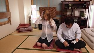 NACT-065 まさかの相部屋＆逆NTR 冴えない上司の俺に会社で一番の美人部下が… 椿りか