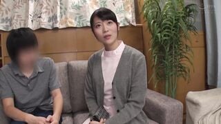 SKMJ-035 素人ナースの皆さん！大きなおっぱいを童貞君にちゅーちゅー吸わせてもらえませんか？ママみたいな優しさに包まれて童貞ち●ぽフル勃起！母のお股に抜かずの連続生