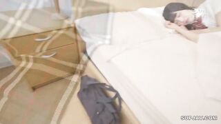 【モザイク破壊】SW-983 めちゃイキ発情女子！ 僕が買ってきた媚薬を間違えて飲んで、カラダビンビンに感じだして、チ○ポ欲しくて抱きついてきた！