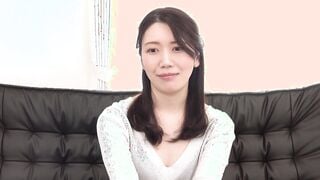 GOJU-305 顔面に貼りつく新鮮ザーメン！！センズリ鑑賞に来た素人妻に突然顔射！2
