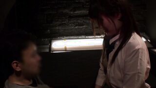 MIST-061 日本最大の繁華街にある「老舗おっぱいパブ」では新人嬢がベテラン嬢から客を奪うために内緒でセックスさせてくれる。しかも生で。