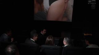JUR-582 背徳の寝取らせシアタールーム 低俗男たちの醜い肉棒で汚された貞淑妻ー。 木下凛々子