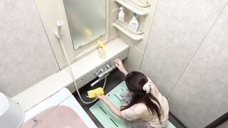 MKD-218 透き通る肌に美貌が溢れているのに少女のような喘ぎ声、そのギャップがそそられる美乳の極上五十路妻がAVデビュー！柏木葉月