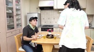 MKD-219 何度も潮吹きと痙攣を繰り返す超高感度の五十路妻がAVデビュー！ 三浦由美子