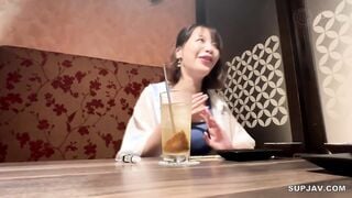 MFCW-065 「年下アルバイトに墜とされる人妻」人生相談を受けるハズが流れでそのままホテイン！ダメだと思っていてもカワイイ年下の求愛にまんまと墜ちてしまう！元気な下半