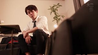 JUL-957 出張先のビジネスホテルでずっと憧れていた女上司とまさかまさかの相部屋宿泊 風間ゆみ