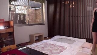 MNGS-033 「私、来月結婚するの…」妻に内緒で大金使ってたラウンジ嬢ギャルと最後の中出し不倫温泉 春陽モカ