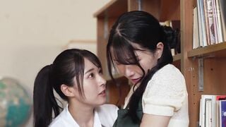 DANDYA-019 図書館にいる地味OLにスカート内手マンでレズ堕ちするまで何度もイかせる制服ビアン