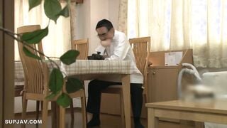 【モザイク破壊】OYC-305 引きこもりのボクが義母を狂ったように犯しているのを記録している父