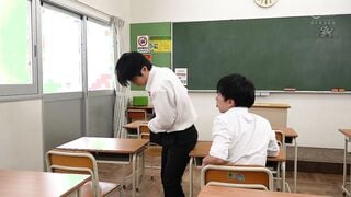 DASS-870 人妻ギャルの授業参観日の誘惑。「お前の母ちゃん、エロすぎじゃね？」 黒川すみれ