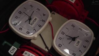 HUNTC-427 「時間止め放題だぜ！」2 ボクの家＆会社には場所によって時間を自在に止められる神装置が存在！時間が止まってんなら関係ねえ！好きなだけ触って舐めて挿れて