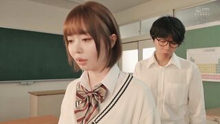 ROYD-286 絶対おもらし領域 クラスメイトに媚薬漬けにされ、常にお漏らしジョバジョバふともも濡らしのイキ堕ち優等生。 小栗操