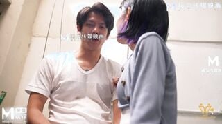麻豆传媒PH-179 风流韵事集高中恋欲再续前缘 苏璇