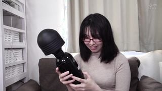 BLOR-288 ふにゃふにゃ笑顔のメガネおねえさん イク時は下品メス顔！絶倫デカチンで何回もイカされ、ヨダレ垂らして白目剥きアヘ堕ち