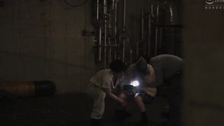 SCOP-897 廃墟に肝試しに来たおバカJ●を、そこに棲んでいた浮浪者達が襲撃！？長らく女体に触れておらず、限界まで飢え切った絶倫ホームレスは若くピチピチの肌に群がり！