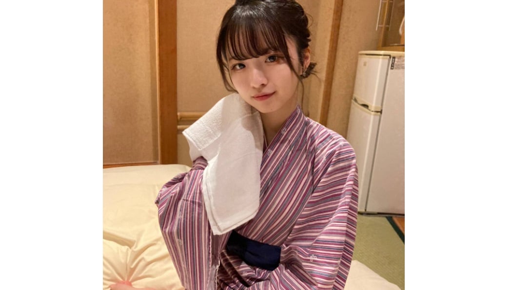 FC2-PPV-4835016 這次和小綾一起去瞭趟稍遠的地方，體驗瞭一日往返的溫泉之旅！