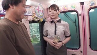 DVMM-344 一般男女モニタリングAV×マジックミラー便コラボ企画 大手航空会社に勤めるフライト帰りの黒パンスト美脚CAにいきなりザーメンぶっかけ！合計81発 射精の