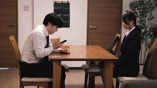 JUR-601 人妻秘書、汗と接吻に満ちた社長室中出し性交 市来まひろ