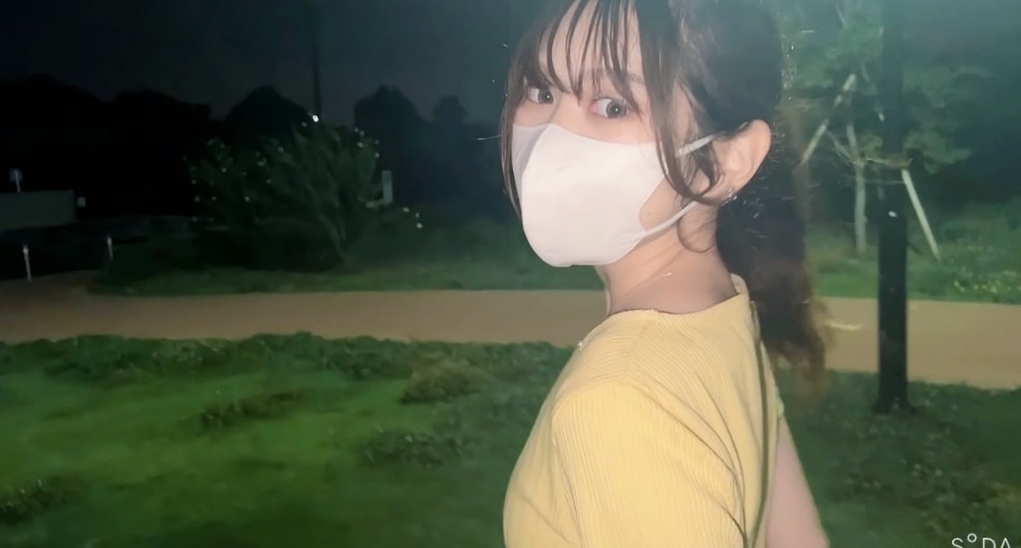 FC2-PPV-4838001 【美優21歲】公園深夜車內自慰·剛來東京的護理◯生。後座褪掉連褲襪自慰。