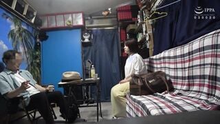 C-2949 自分の部屋に泊まることになった妻の女友達 「人妻誠子さん（仮名）三十二歳」に当然のように手を出してしまうワタシ（30）