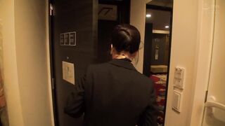 SKMJ-089 現役キャビンアテンダントの皆さん！童貞君の筆おろし『おもてなし』してくれませんか？素股という言葉を知らない別世界の住人に包茎ち●ぽ擦りつけてそのままヌル
