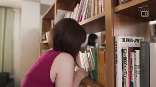 SNOS-046C-U 「私…おばさんなのに…」娘のすぐ傍で痴●され抵抗しても感じ始め、遂にはイカされちゃう！！欲求不満お母さん 奥田咲