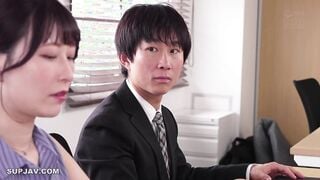 【モザイク破壊】ATID-650 普段は真面目で無口なのに、セックスになると雌の顔して僕を焦らして狂わせる美脚社長秘書に何度も脚コキ射精させられた話。 斎木香住