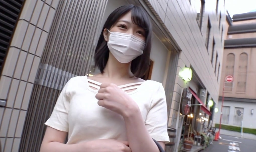 FC2-PPV-4846020 【素人出演】"第二年巨乳保育員"生中出激烈性行為拍攝。秘藏私人個撮公開。※僅剩少量