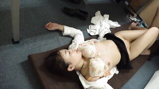 PTS-538 退職代行に密着。「私のカラダを好きにしていいので退職を認めて下さい。」 豊富な男性キャリアと豊満なボディで依頼者を救うはずが、上司の技巧に堕ち味わったこと