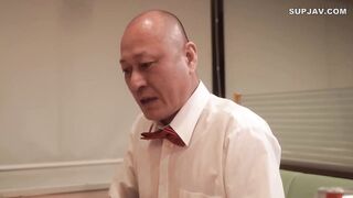 【モザイク破壊】DLDSS-071 職場で働く女に欲情する 彩也香は制服のまま凌辱された… 友田彩也香