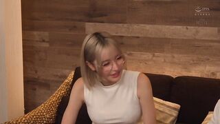 ROYD-295 隙がないバリキャリ女上司と相部屋になった夜。うと目覚める変態ギャップとじっ～とり舌技に沼ったボク。 百永さりな