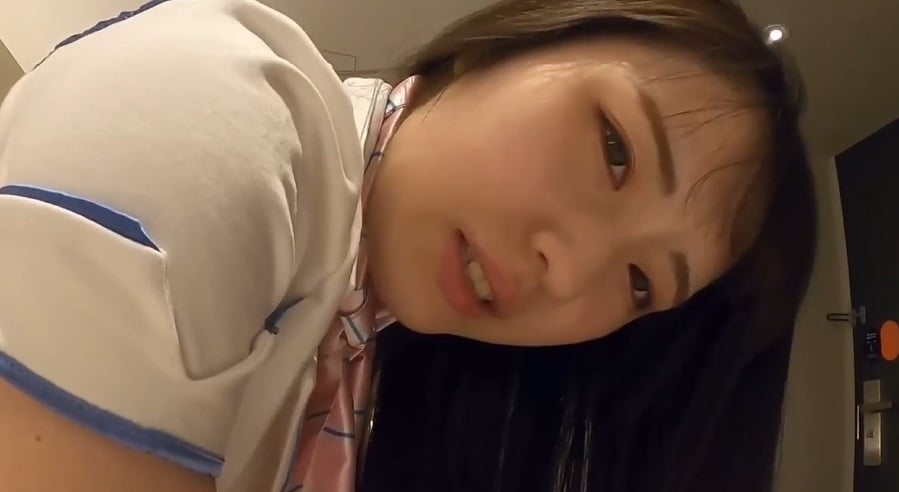 FC2-PPV-4850703 ②【未來醬空乘篇】毫無疑問是史上第一美臀！請盡情欣賞後入式與背面騎乘位。最後還突襲瞭浴室場景