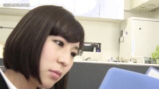 【モザイク破壊】VRTM-438 突然やってきた営業レディは媚薬を飲むと、黒パンストを擦りつけながら淫らに股間を滴らせ、カニバサミで中出しを求めた！ SPECIAL 梨々