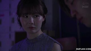 【モザイク破壊】IPZZ-751 同窓会の夜、酔った勢いで懐かしの母校へ 俺のことをずっと好きだった2人の幼馴染と 一夜限りの奪い合い背徳不倫 西宮ゆめ miru